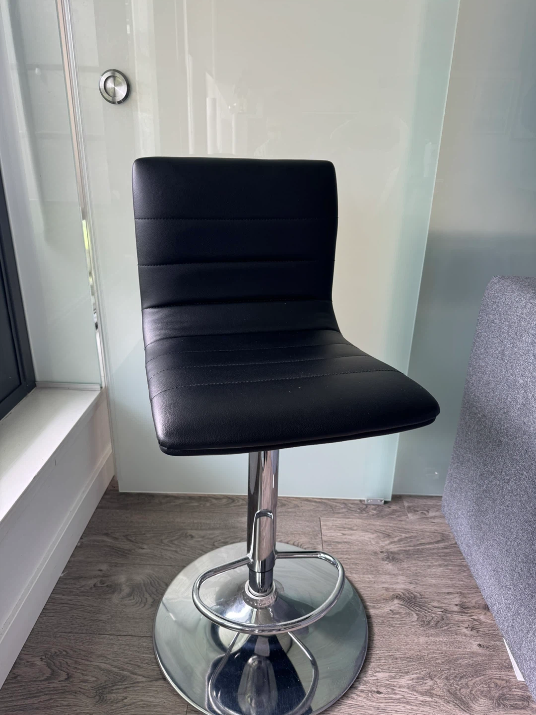 Pair of Black Faux Leather Bar Stools - photo 5