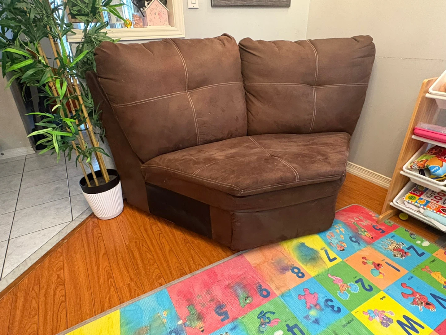7 seater sofa-Two 3 seater reclining sofa with corner piece - photo 2