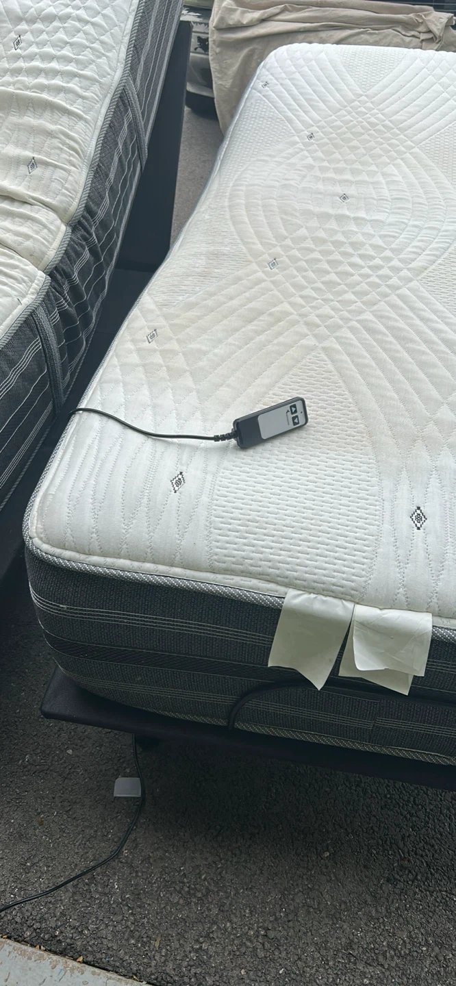 Beautyrest Black Hybrid Adjustable Bed - photo 3