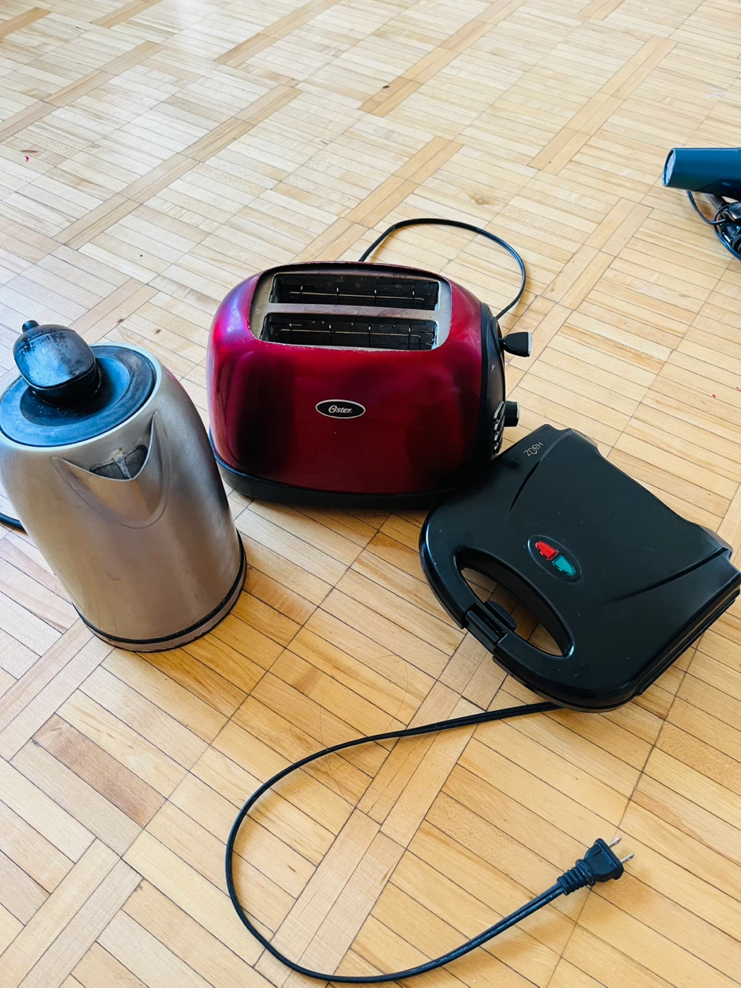 Oster Toaster and Sandwich Maker and kettle