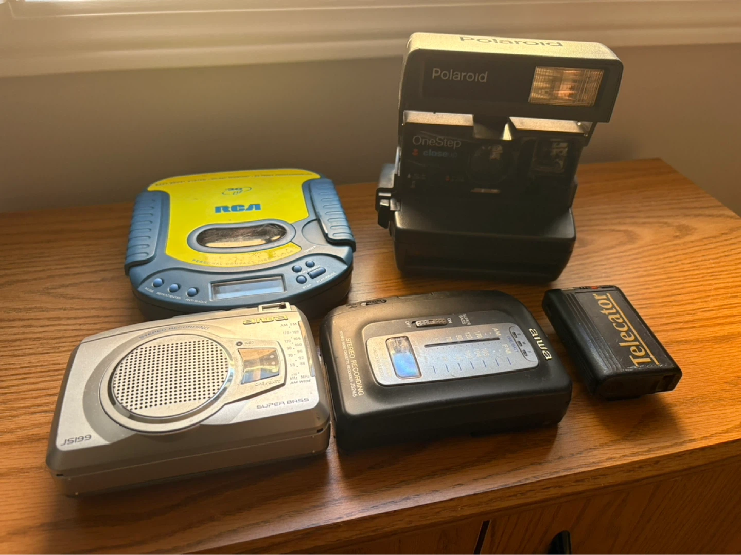 Polaroid OneStep CloseUp Instant Camera & everything in the pics