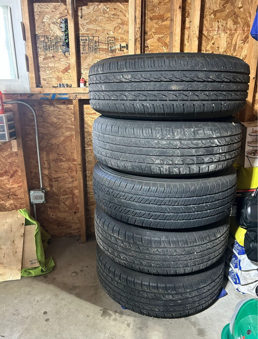 Jeep 18 inch Wheel and Tire Set - photo 3