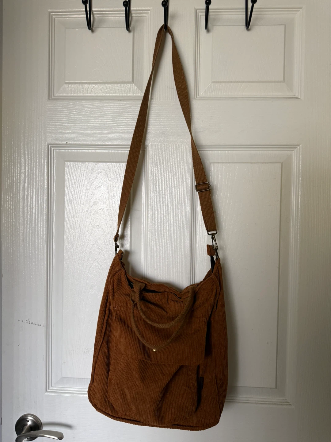 Versatile Brown Corduroy Hobo Bag – Multi-Pocket