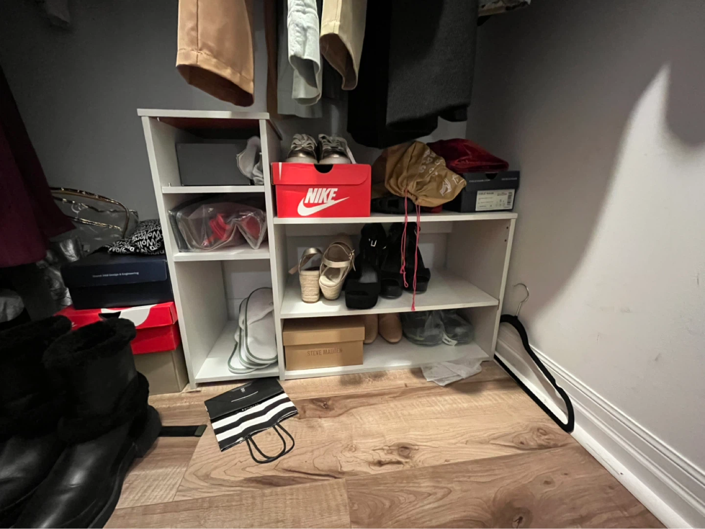 White 4-Shelf Shoe Rack - photo 2