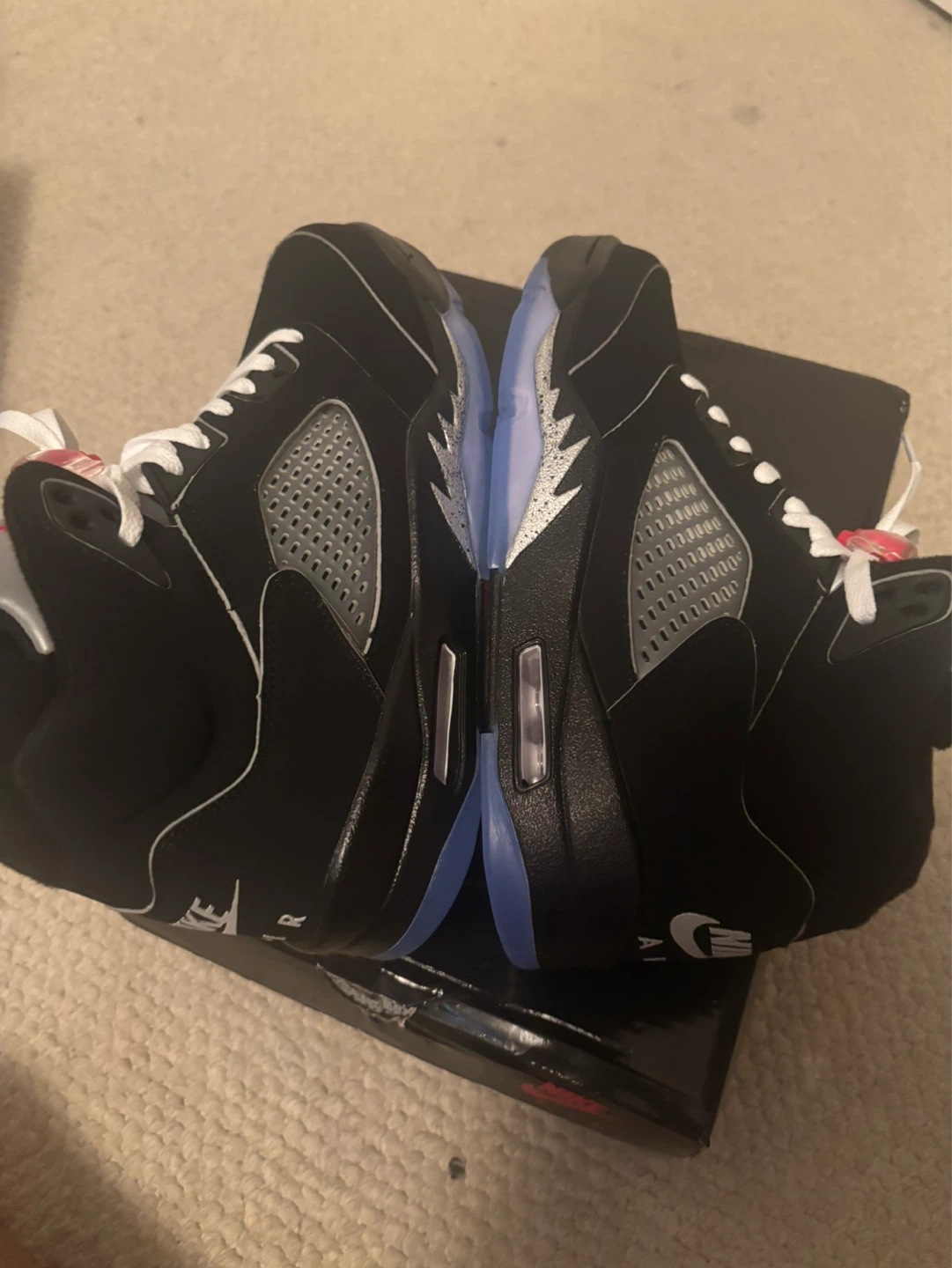 Jordan 5 Retro metallic - photo 2