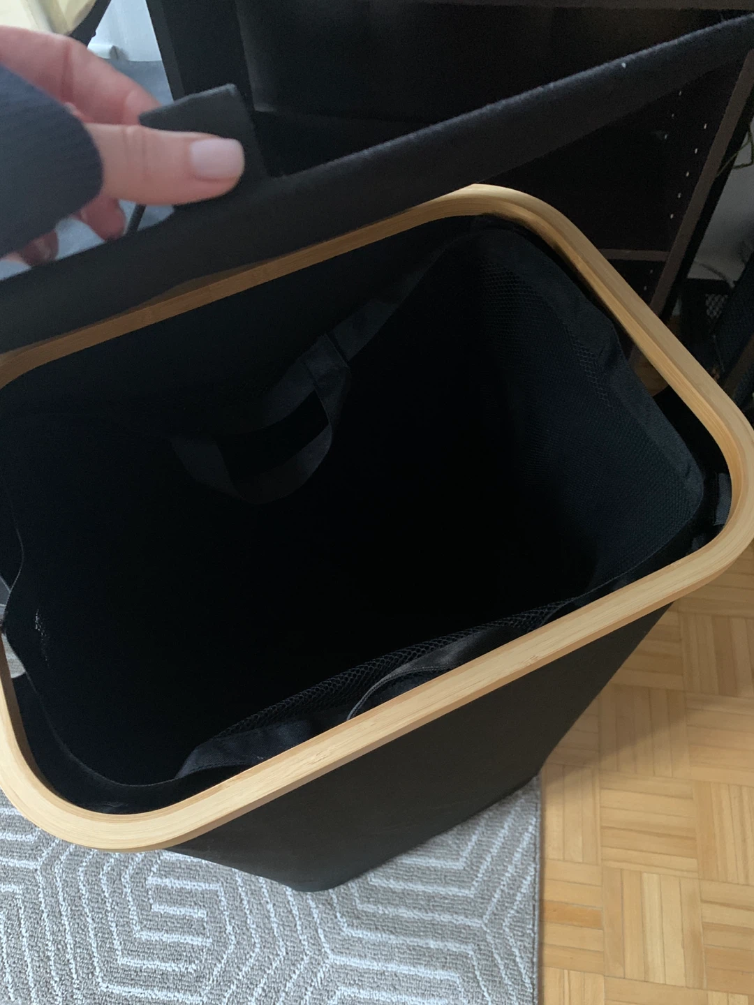 Laundry Basket Hamper with lid (brand new) - photo 2