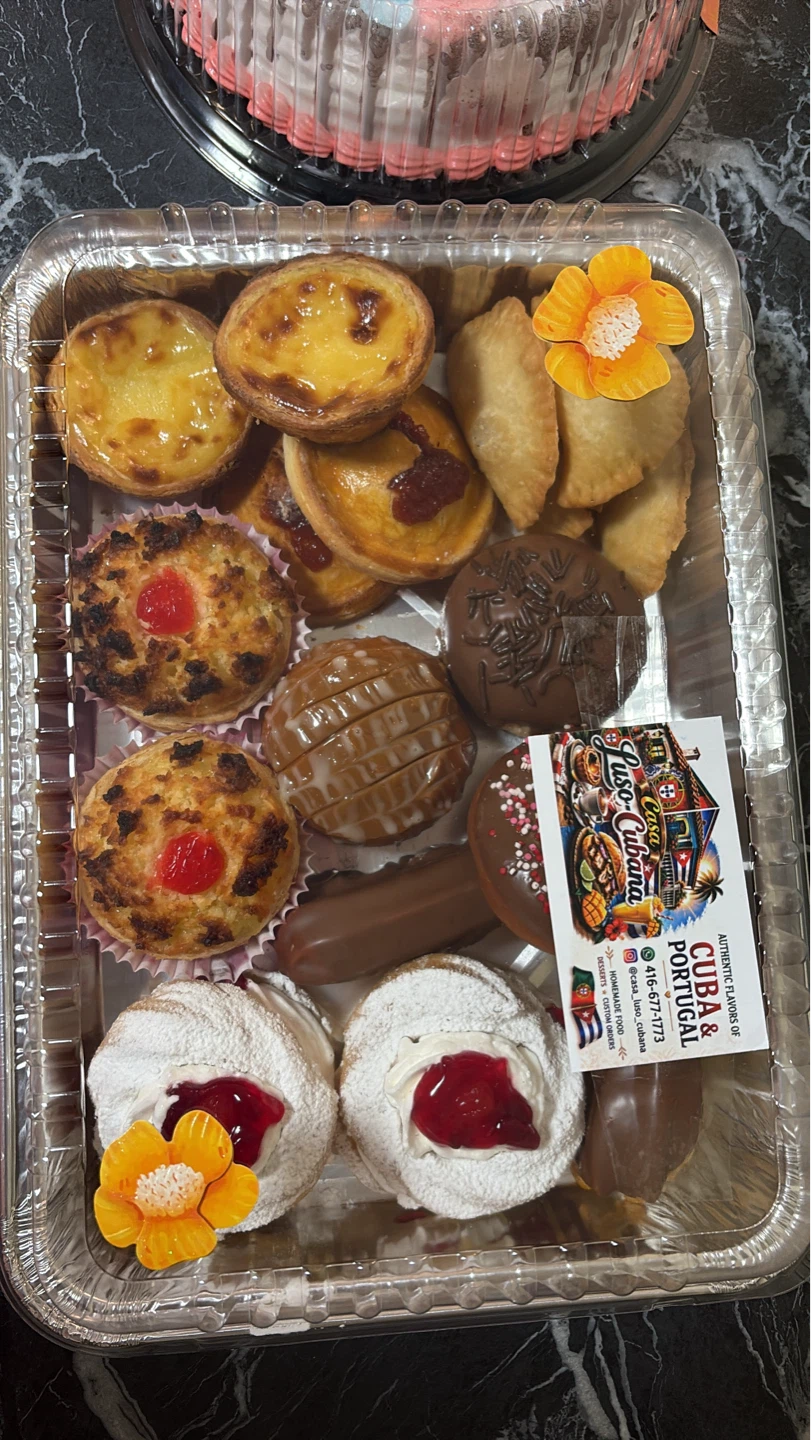 Assorted Pastries Box - Cuba & Portugal Flavors - photo 4