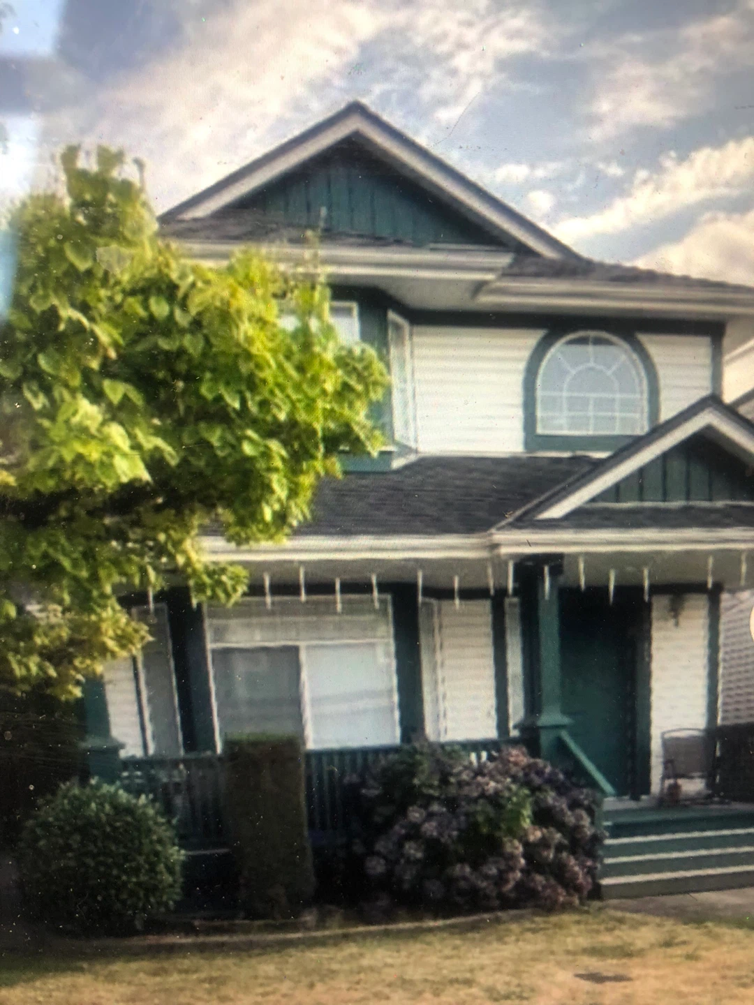 Private Room with private bathroom Cloverdale/Clayton/Langley