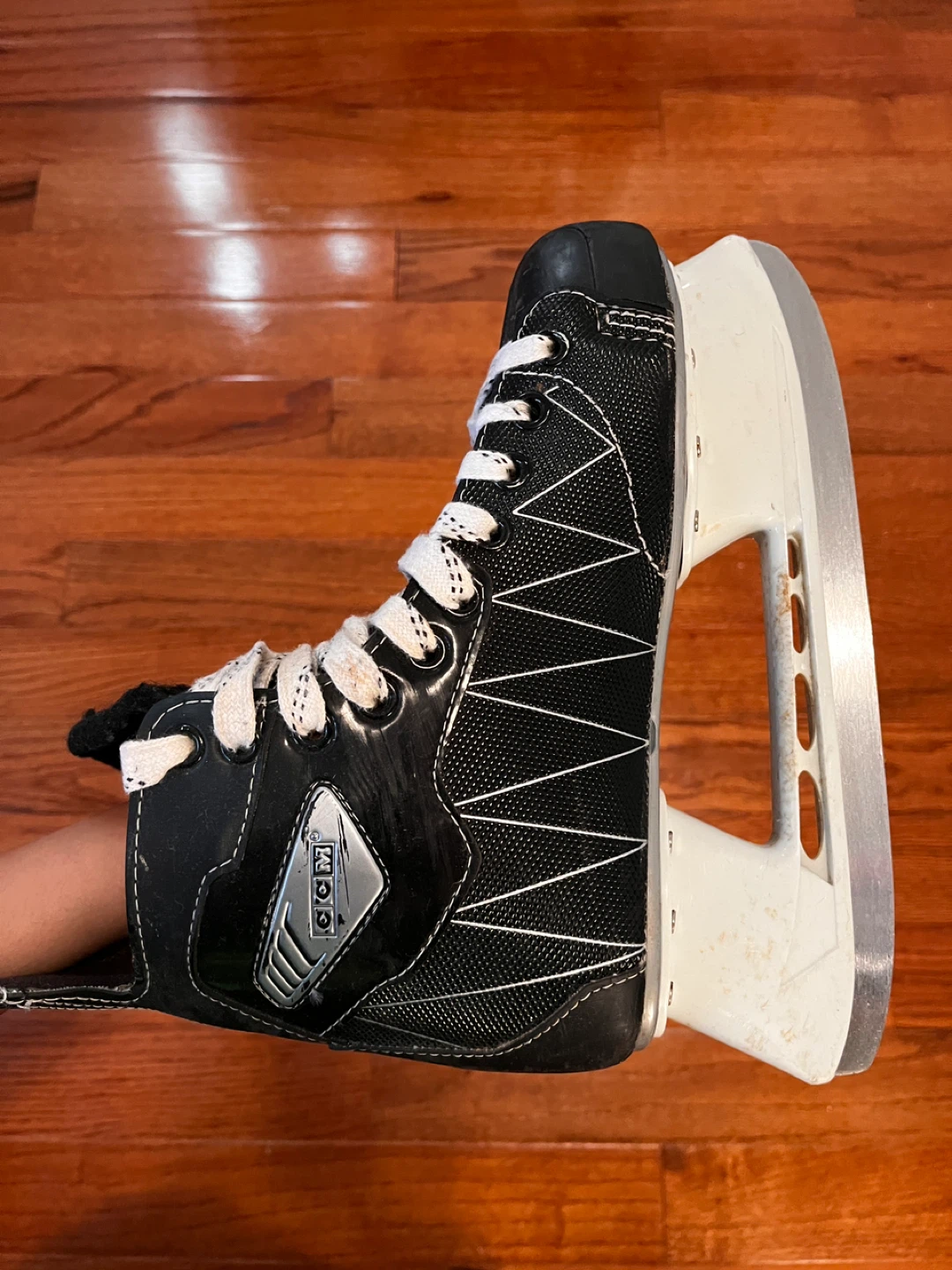 Hockey Skates Size 7 - photo 3