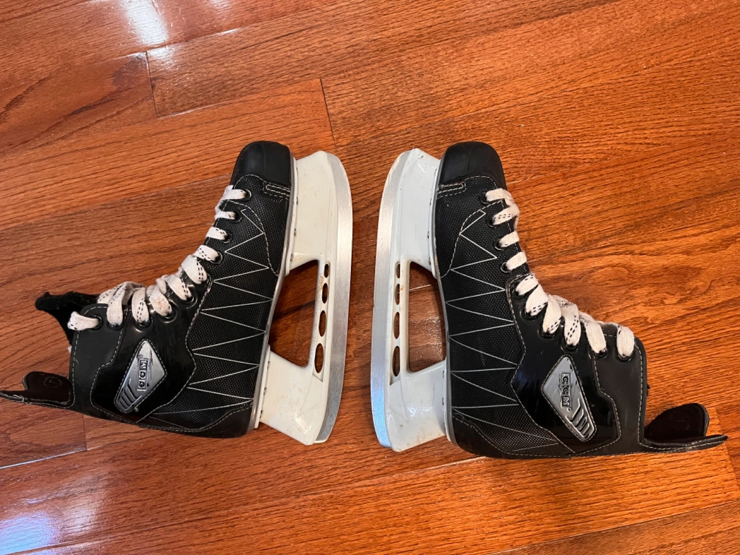 Hockey Skates Size 7
