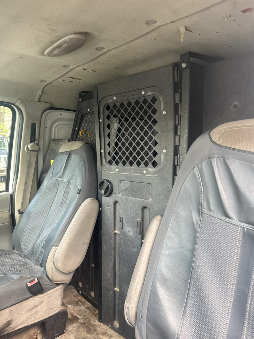 2008 Ford E-250 Super Duty Cargo Van - photo 4