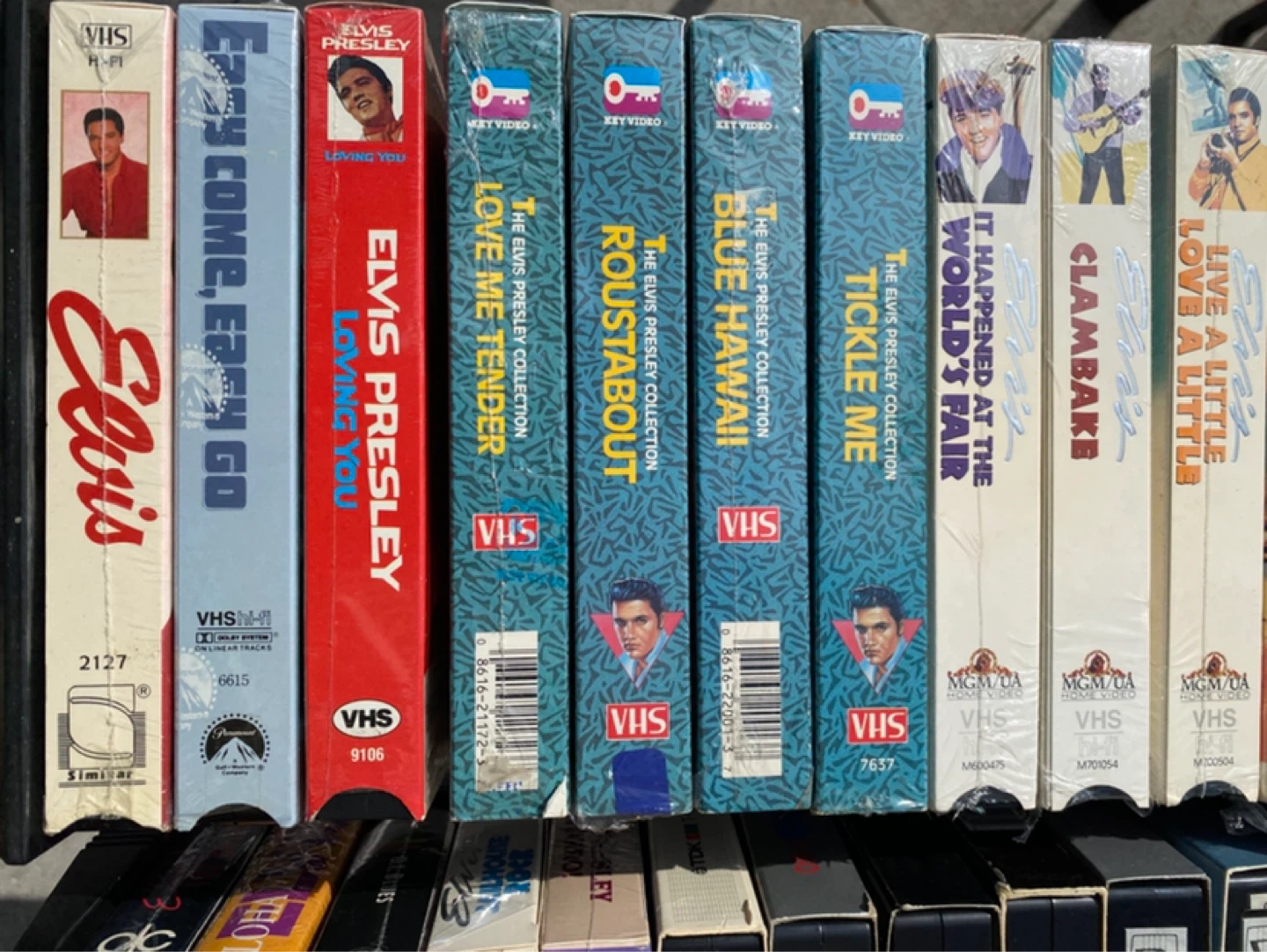 Elvis Presley stuff movies cards etc - photo 5