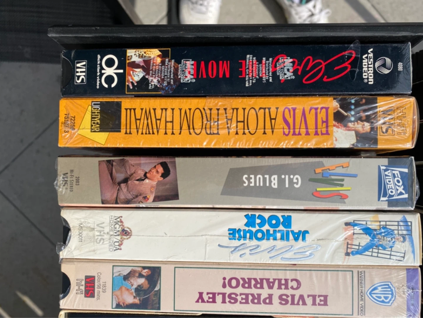 Elvis Presley stuff movies cards etc - photo 4