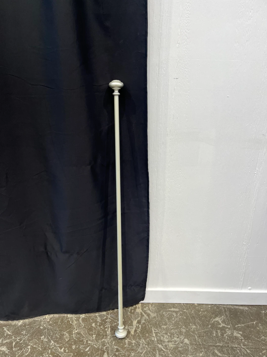 Curtain Rod excellent condition - photo 2