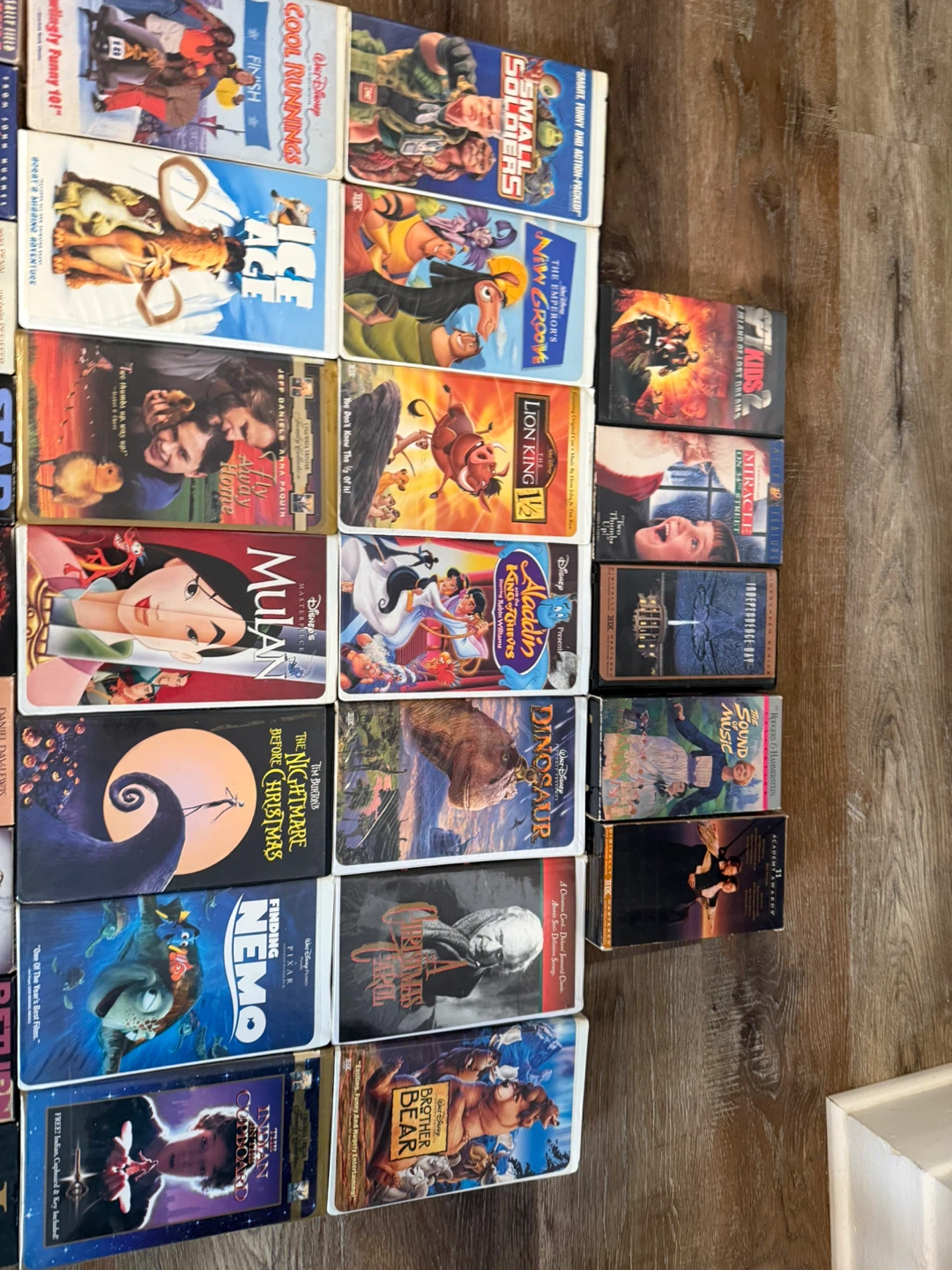 Assorted VHS Movie Collection - photo 3