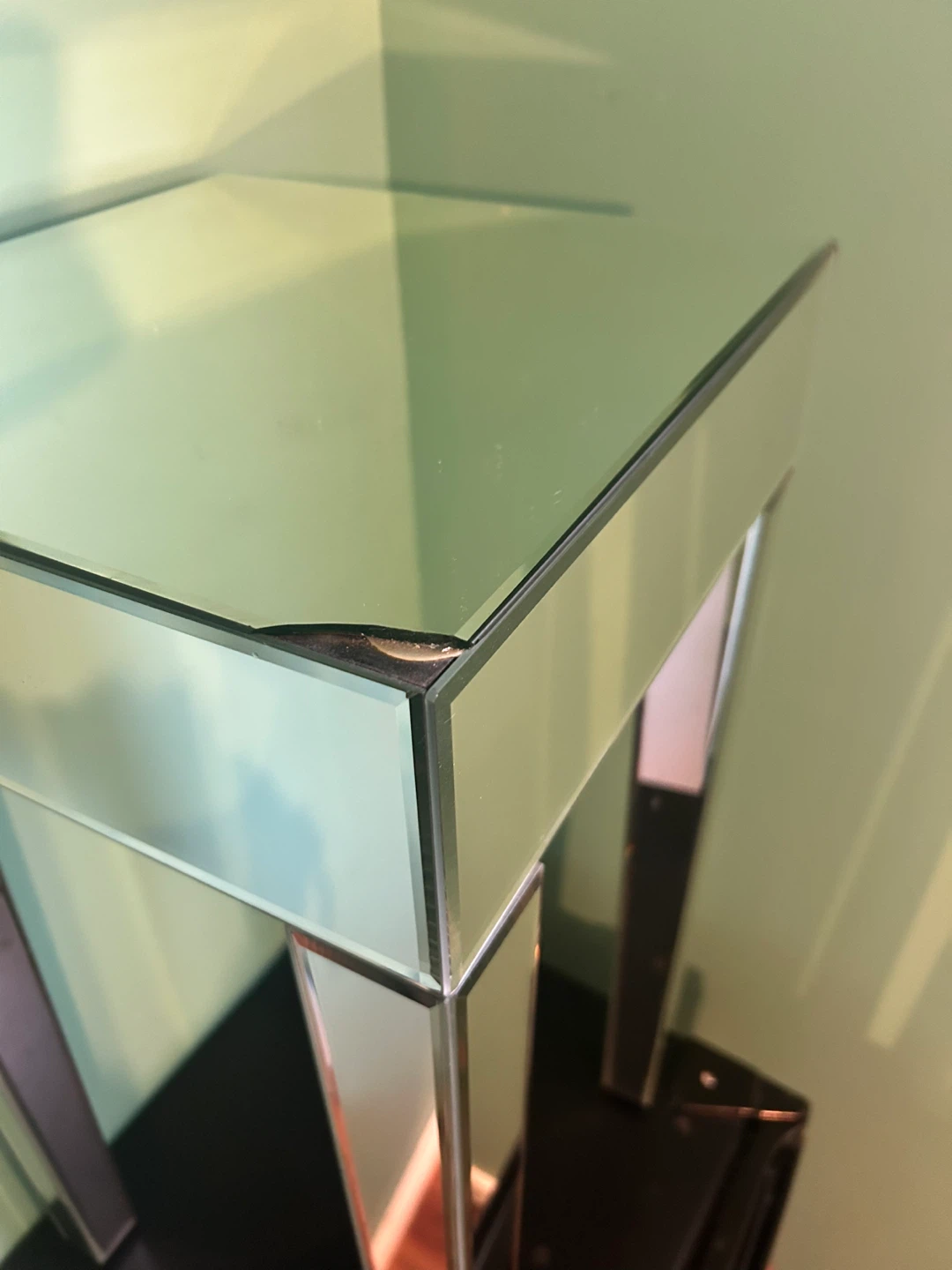 Glam Mirrored Side Table - photo 3