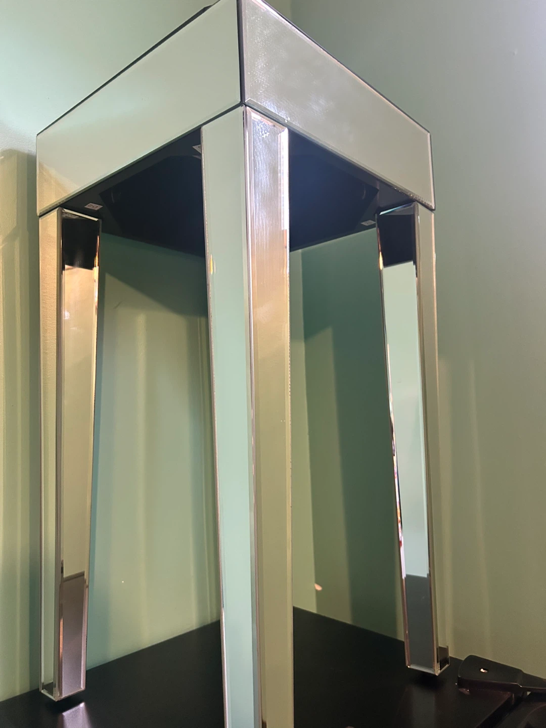 Glam Mirrored Side Table - photo 4