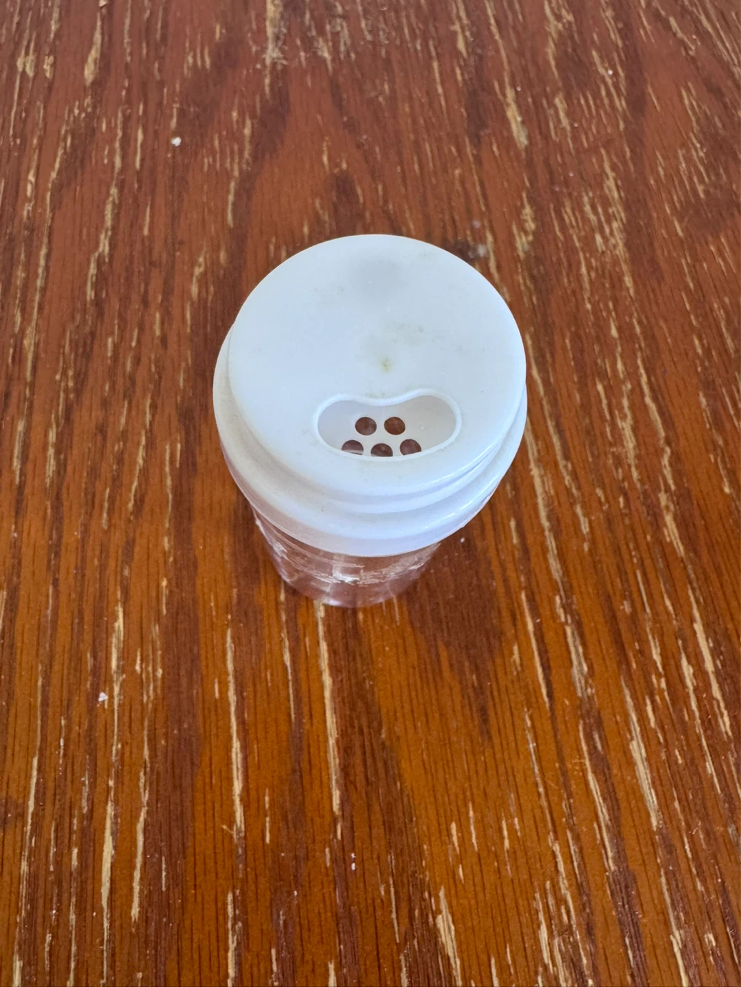 Small plastic spice shaker - photo 2