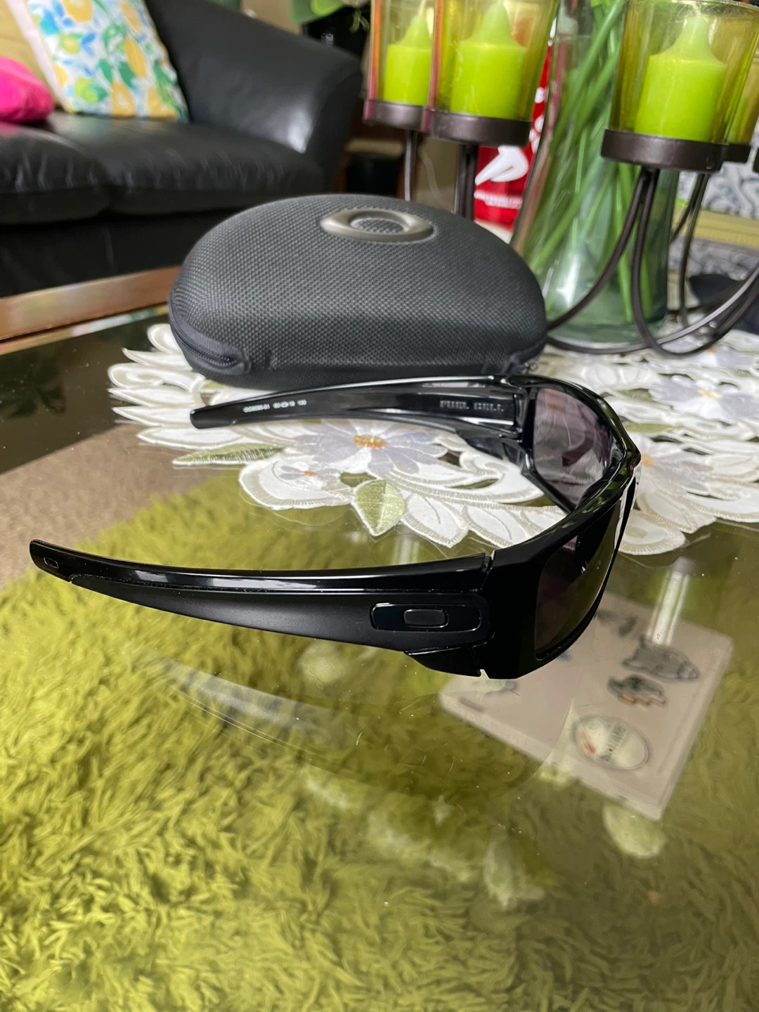 Oakley Sunglasses with Case - photo 2