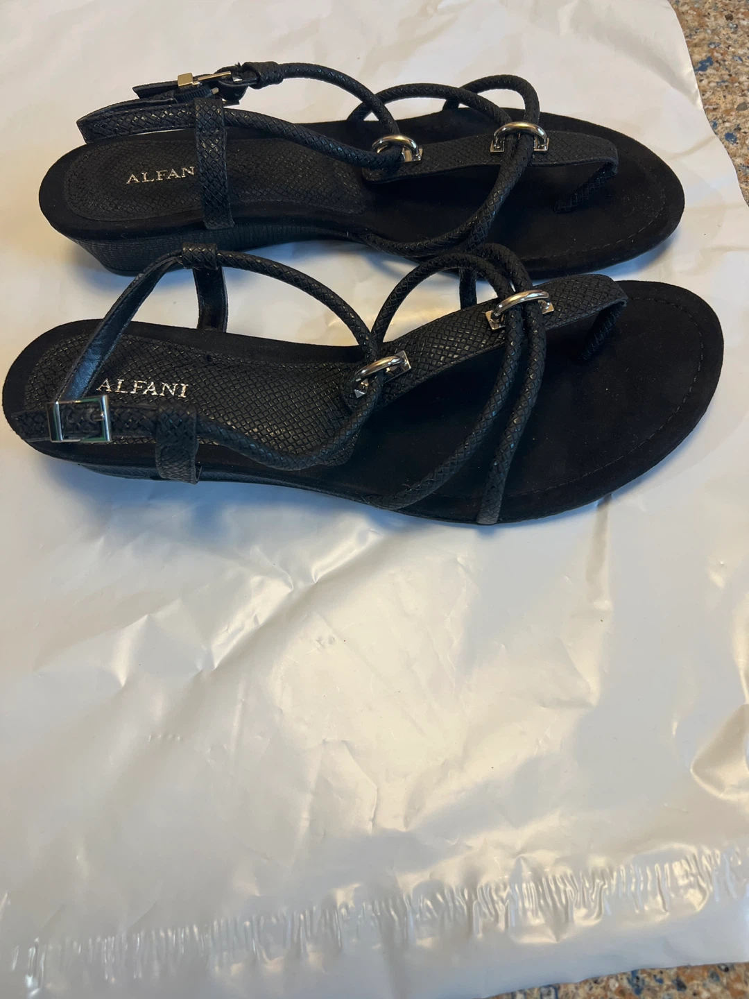 Alfani Black T-Strap Flat Sandals Women's Size 11 - photo 2