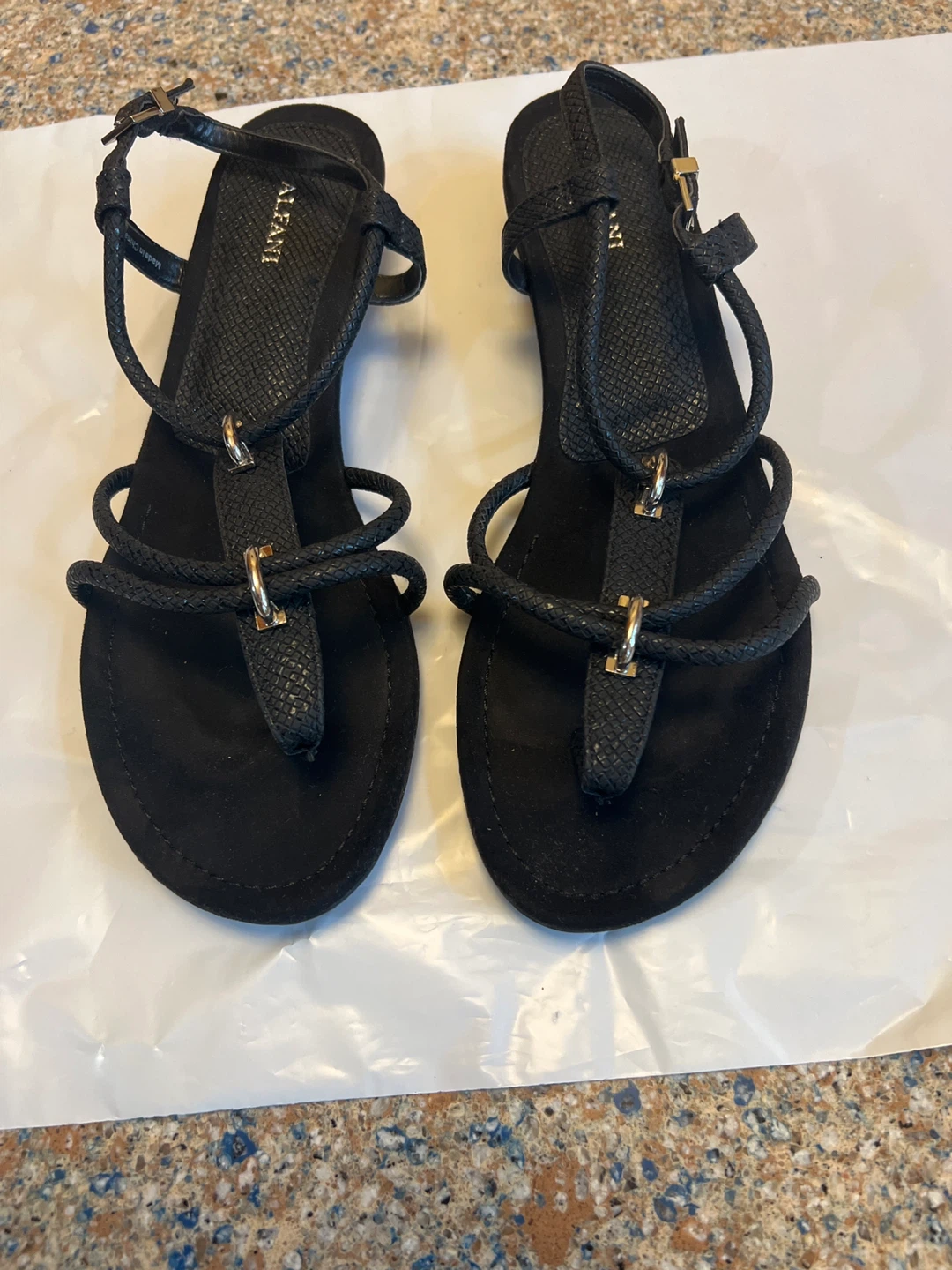 Alfani Black T-Strap Flat Sandals Women's Size 11 - photo 3