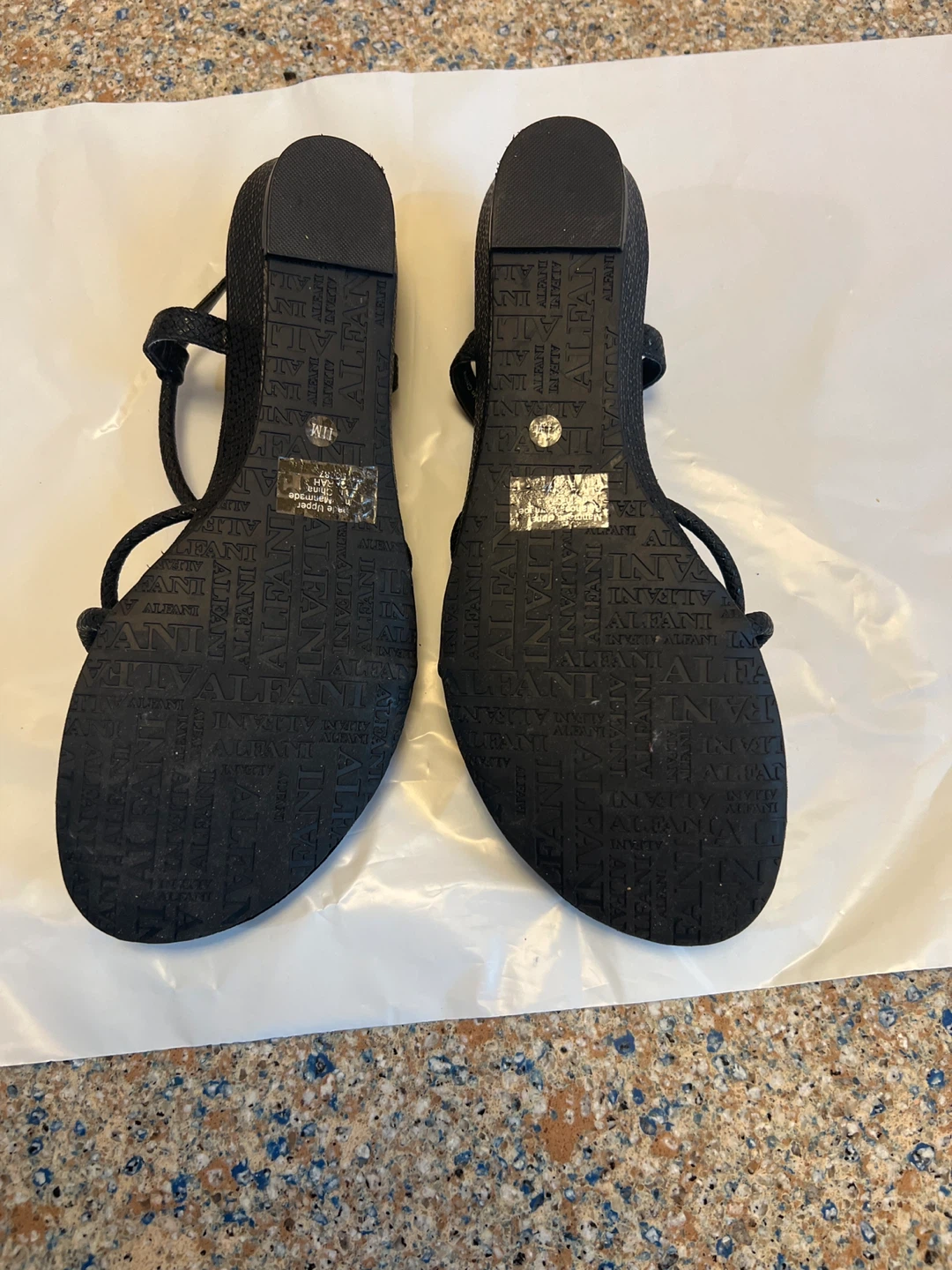 Alfani Black T-Strap Flat Sandals Women's Size 11 - photo 4