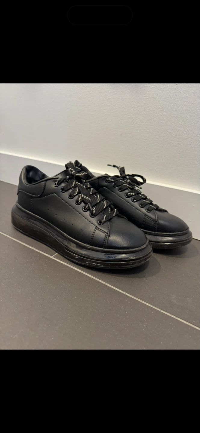 Alexander McQueen black