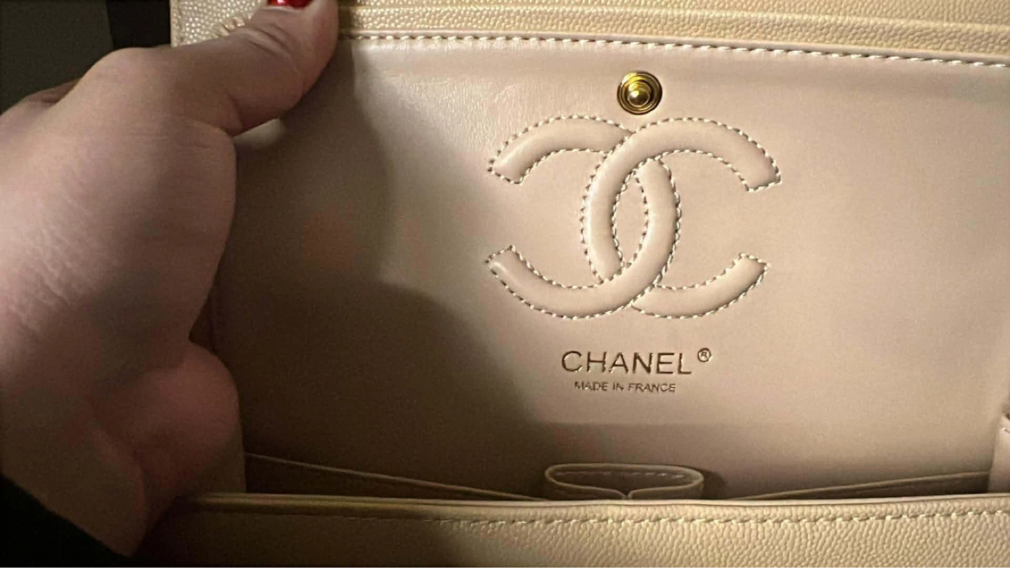 Chanel Classic Flap Bag - photo 2