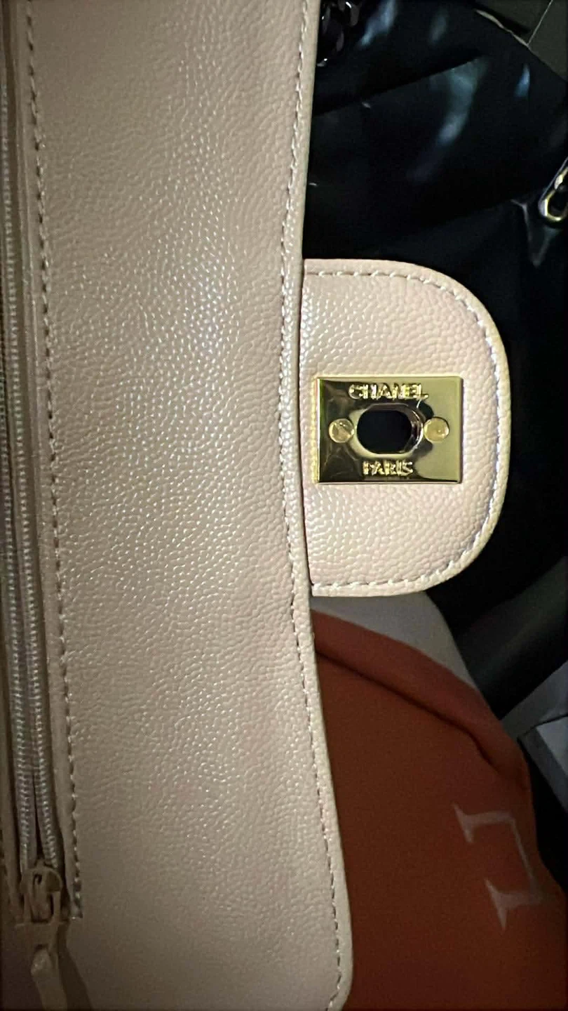 Chanel Classic Flap Bag - photo 4