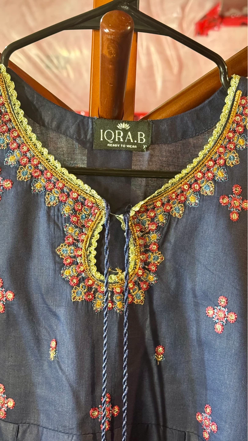 IORA.B Women's Navy Blue Embroidered Kurti Set - XL - photo 3