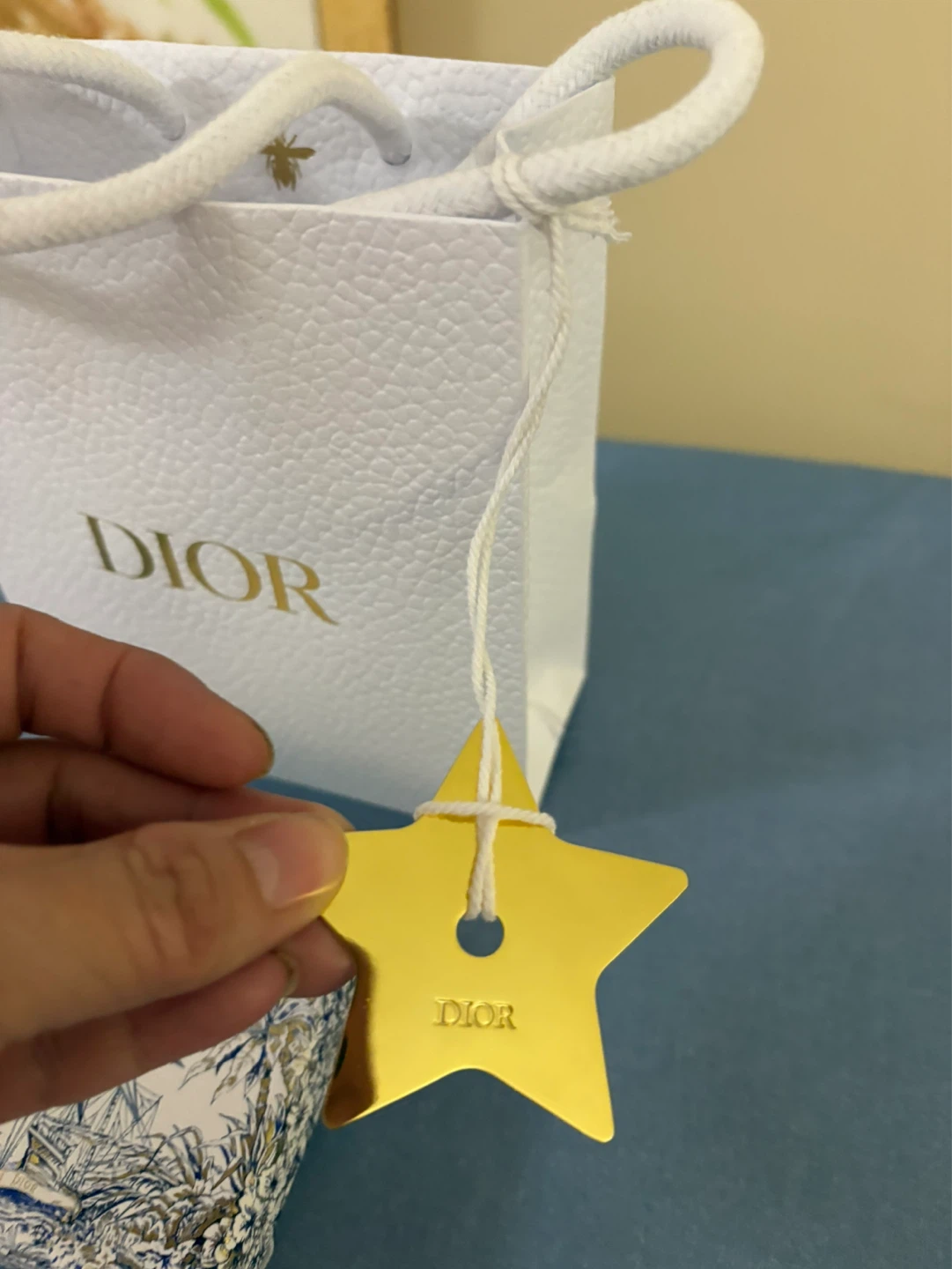 Dior Gift Set with Star Charm and Shopping Bag - photo 3