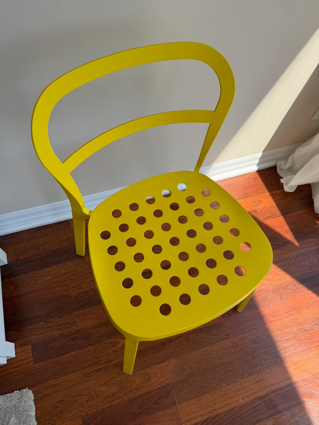 Yellow Metal Chair - photo 3
