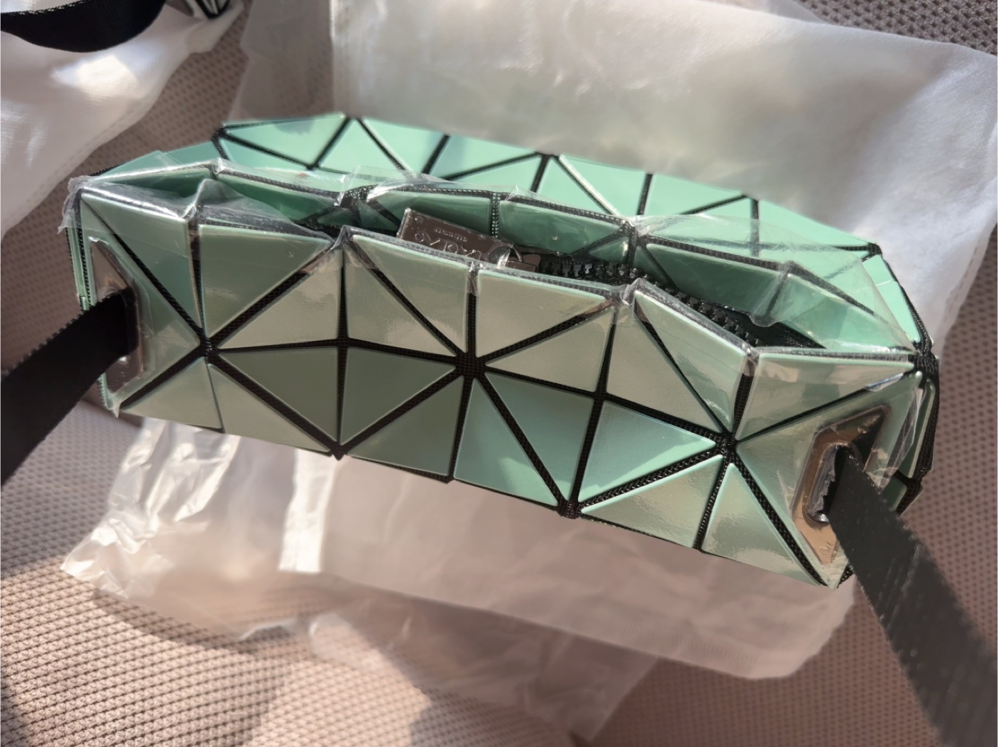 BAO BAO ISSEY MIYAKE Lucent Prism Bag - photo 2