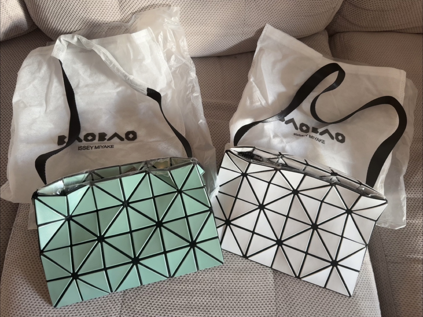 BAO BAO ISSEY MIYAKE Lucent Prism Bag
