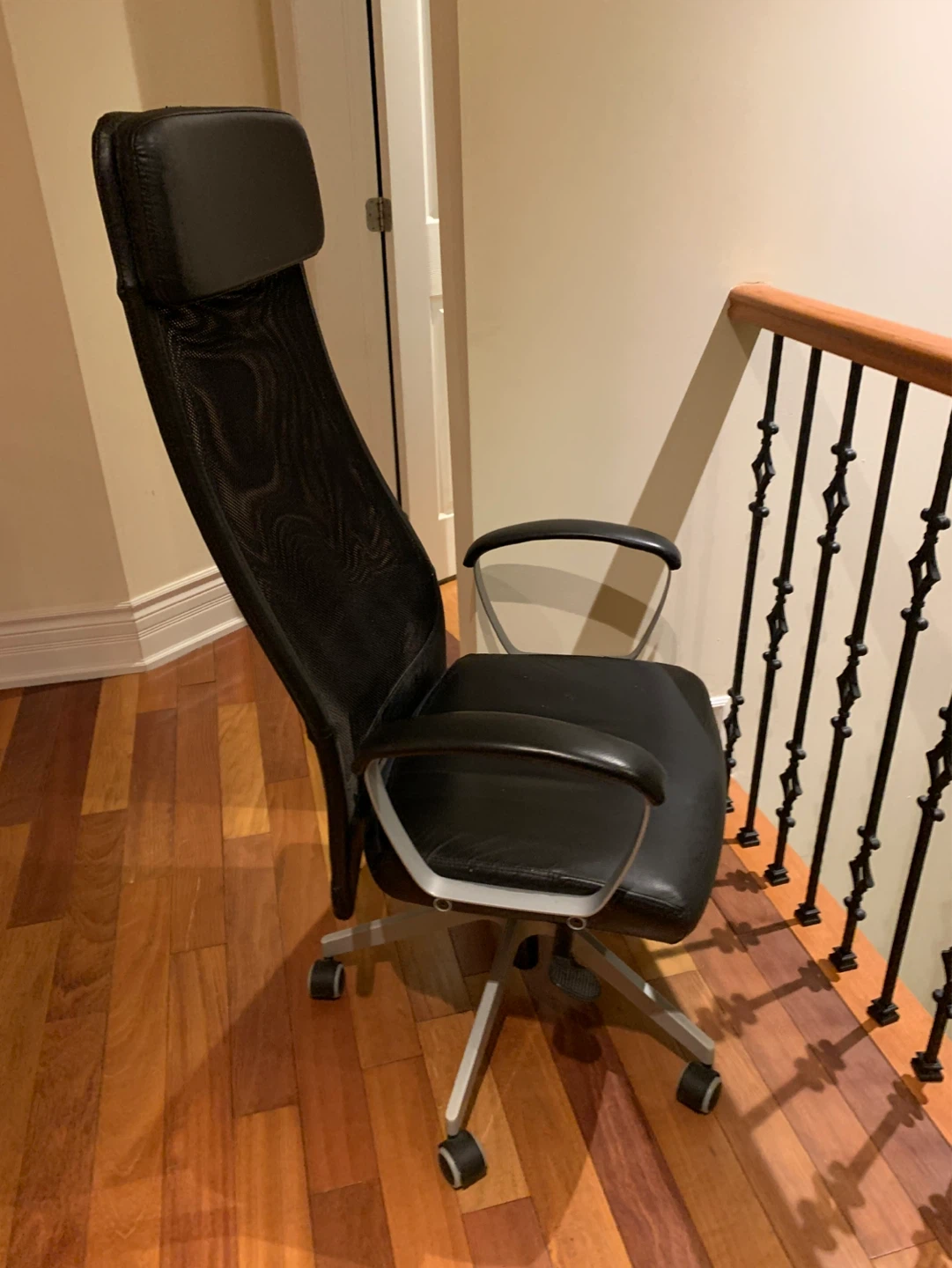 Black Mesh Back Office Chair - photo 3