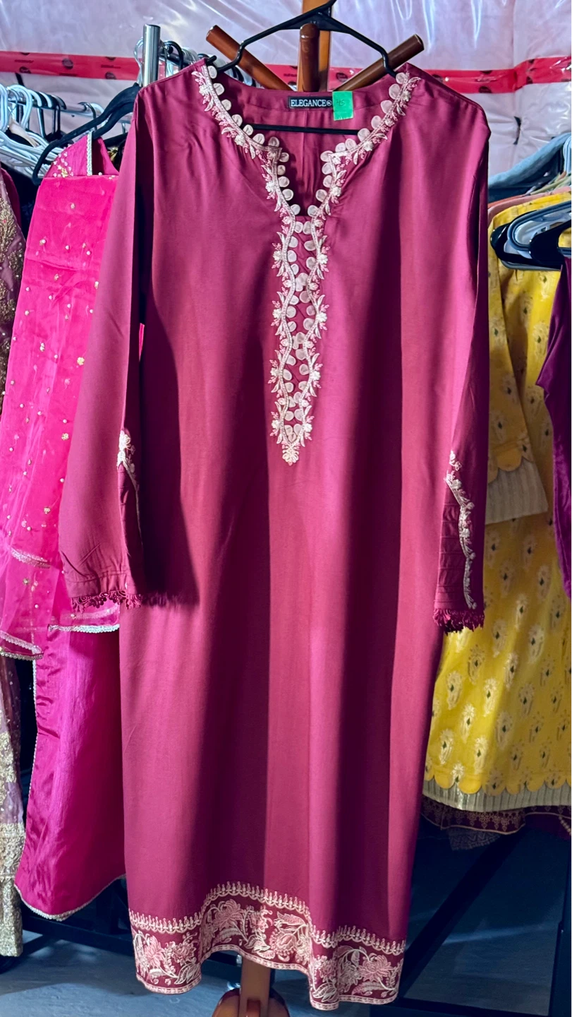 Red embroidered two piece suit - photo 5