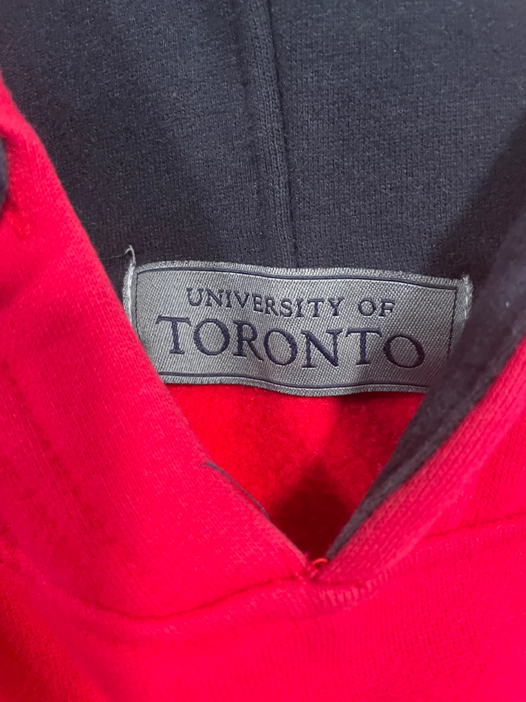 University of Toronto Red Hoodie VINTAGE - photo 2