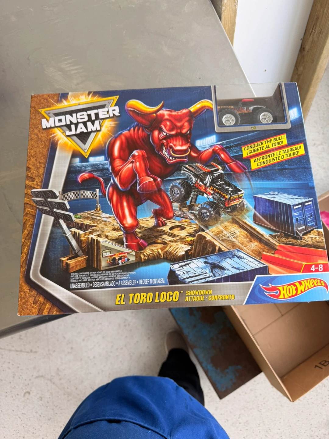Hot Wheels Monster Jam El Toro Loco Showdown Playset