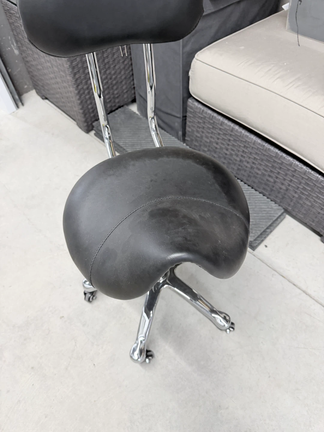 Black Saddle Seat Office Chair with Backrest - photo 3