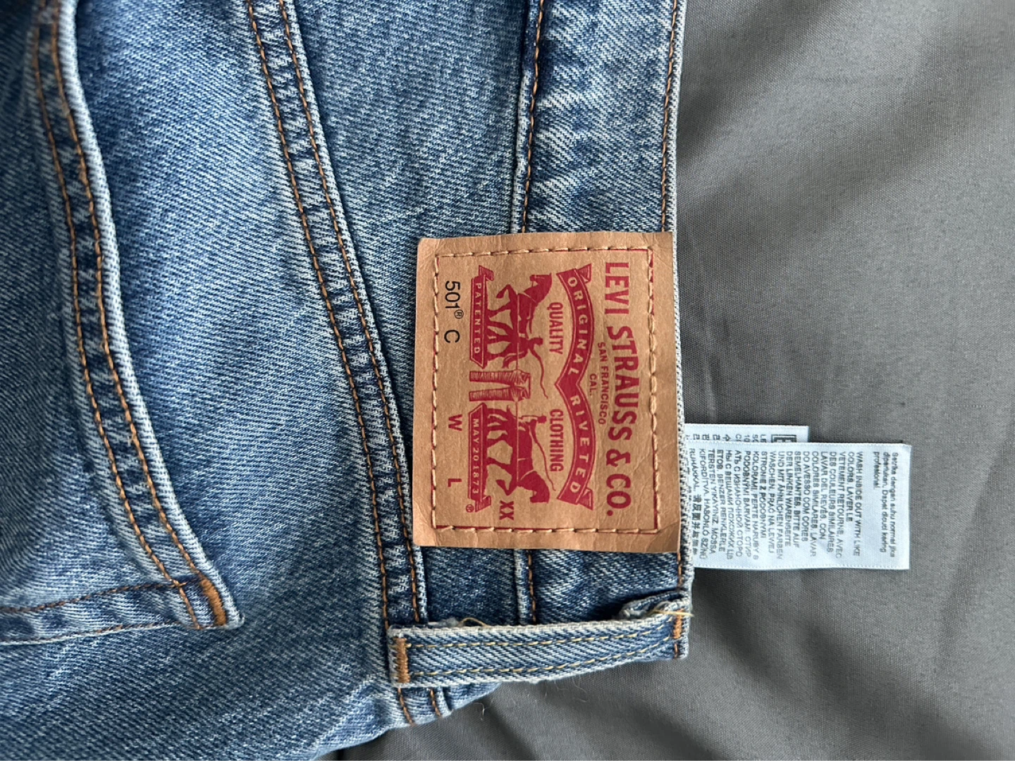 Levi's 501 Original Fit Jeans - Size W32 L32 - photo 3