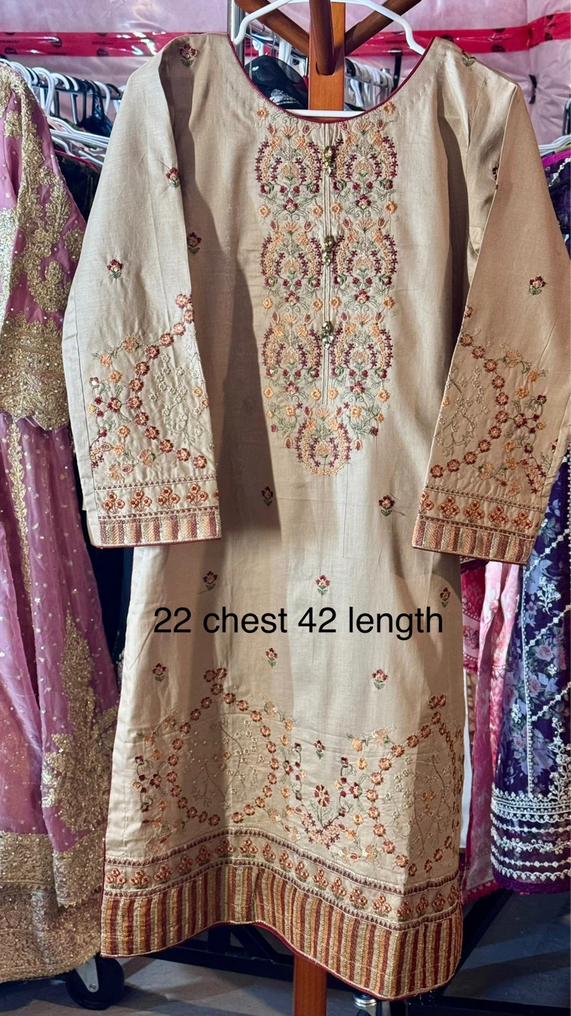 Embroidered Kurta Suit Set - Beige with Red & Orange Floral - photo 2