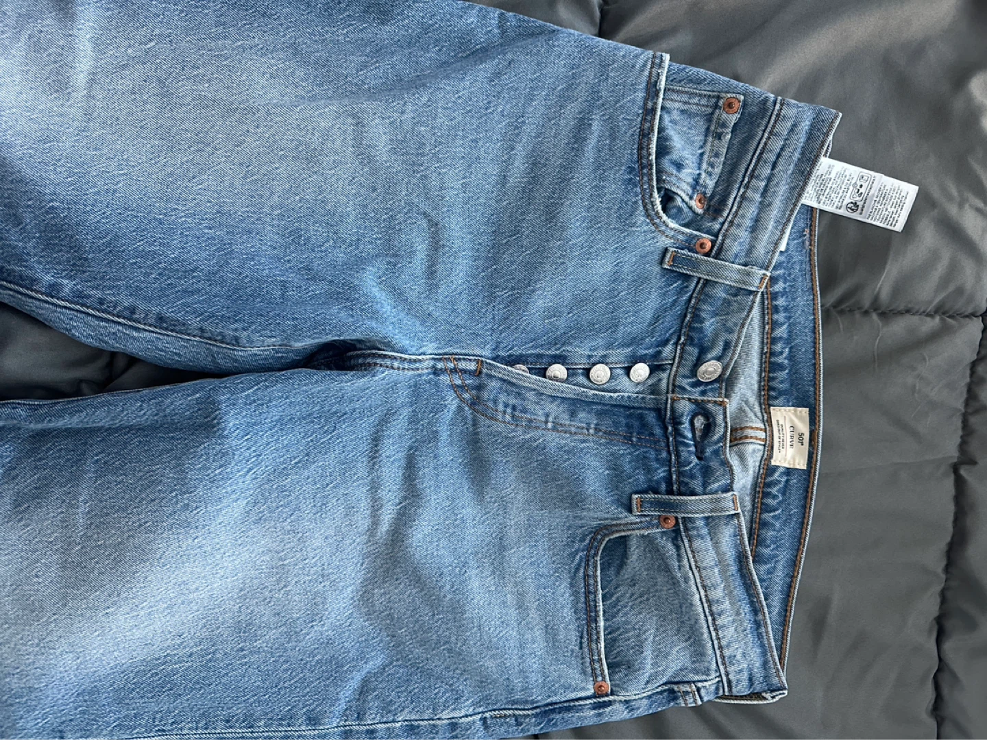 Levi's 501 Button Fly Jeans curve