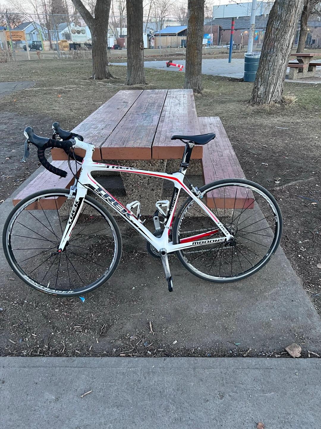 Trek Domane 4.3 Road Bike - White/Red