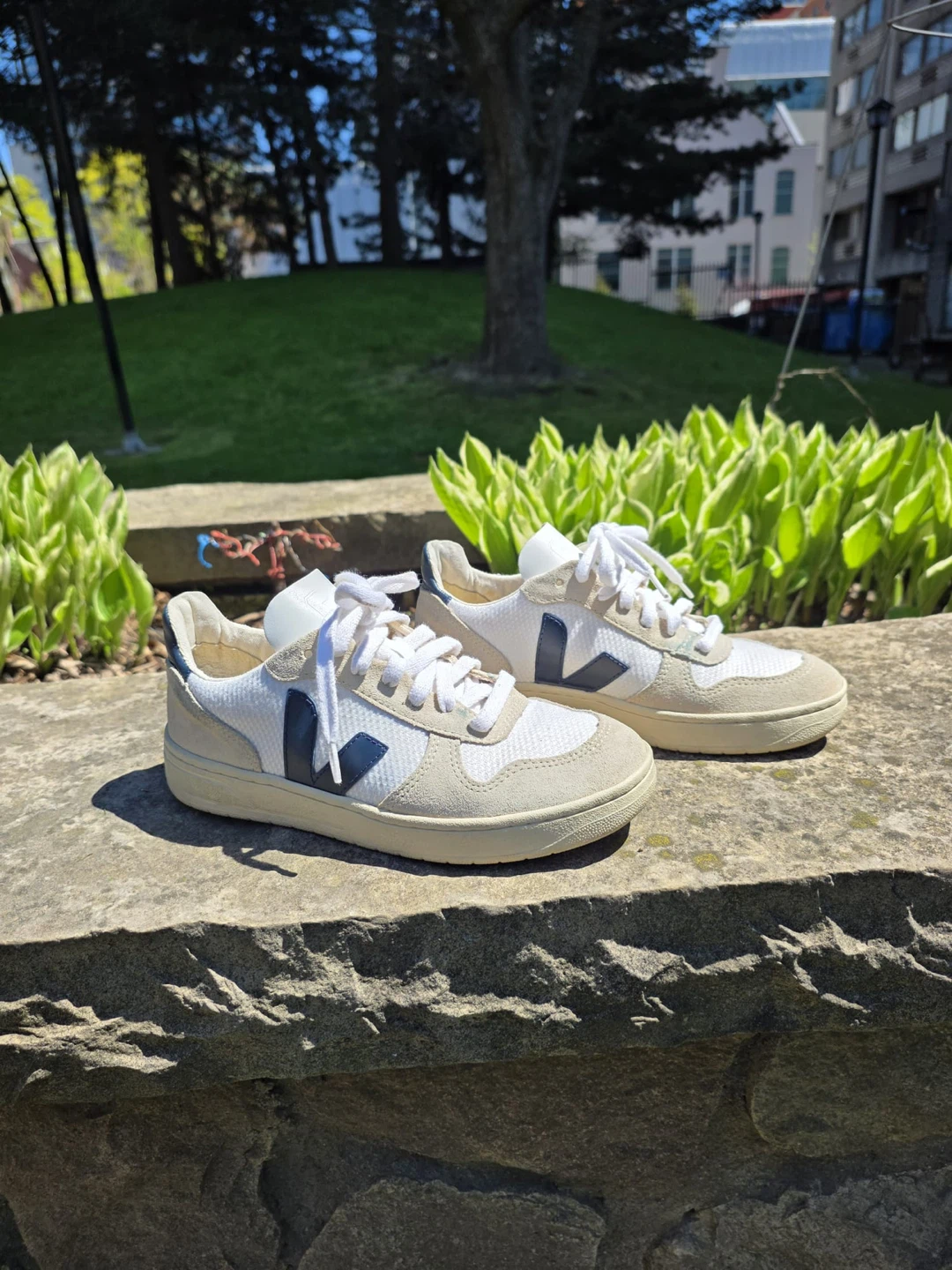 Veja V-10 Sneakers (Women's )