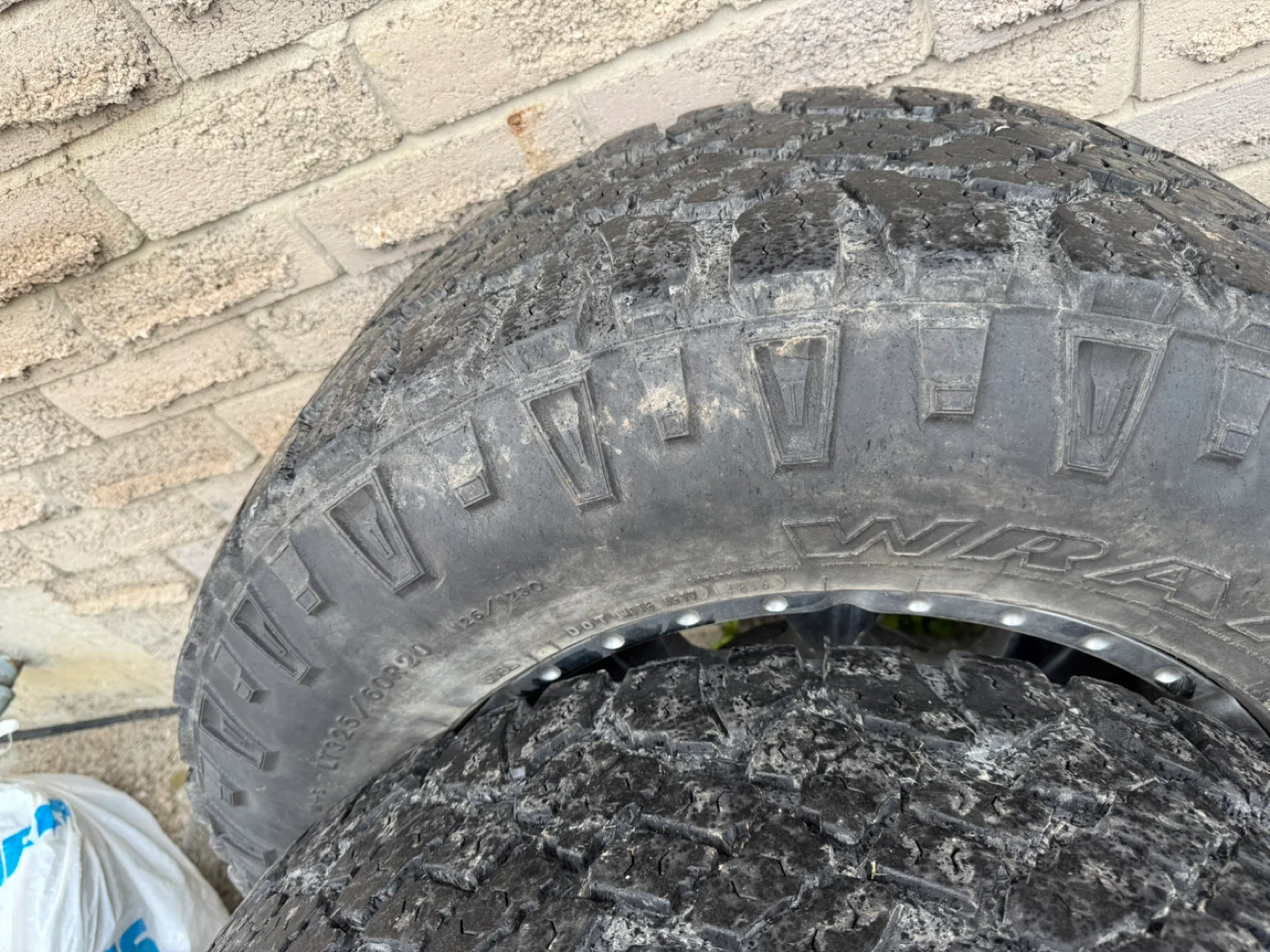 4x Chrome Wheels with Wrangler Tires - photo 2