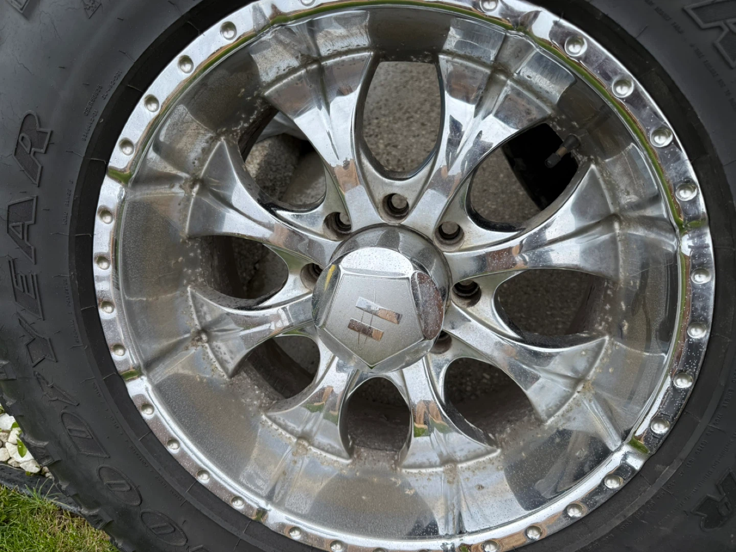 4x Chrome Wheels with Wrangler Tires - photo 5