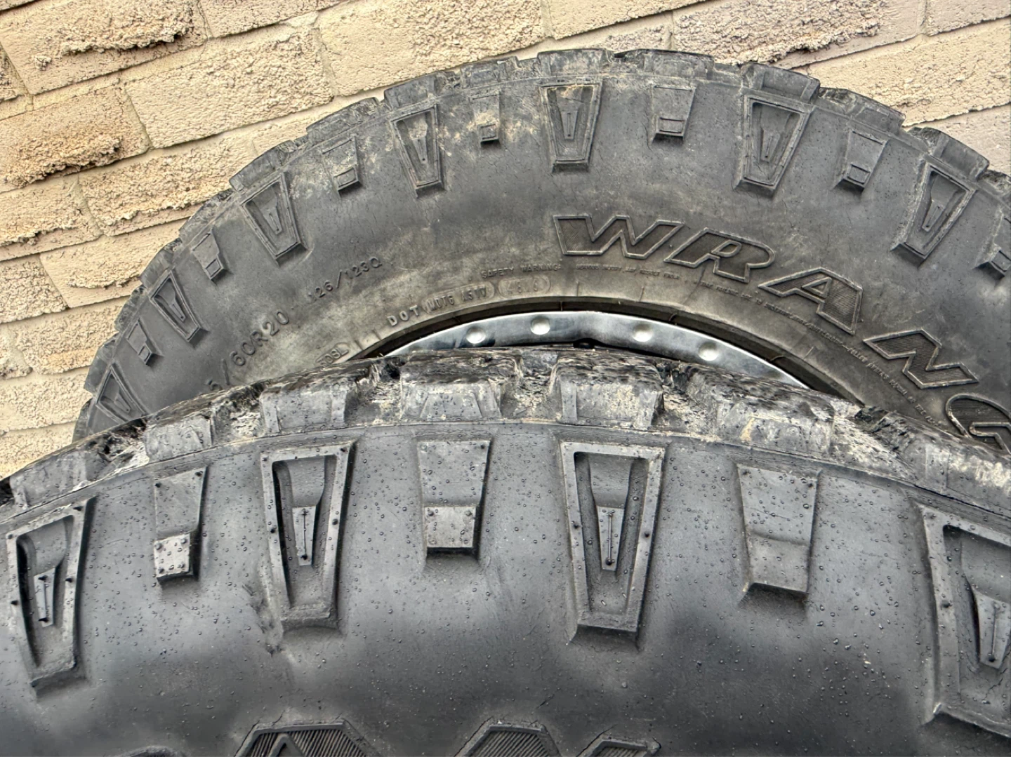 4x Chrome Wheels with Wrangler Tires