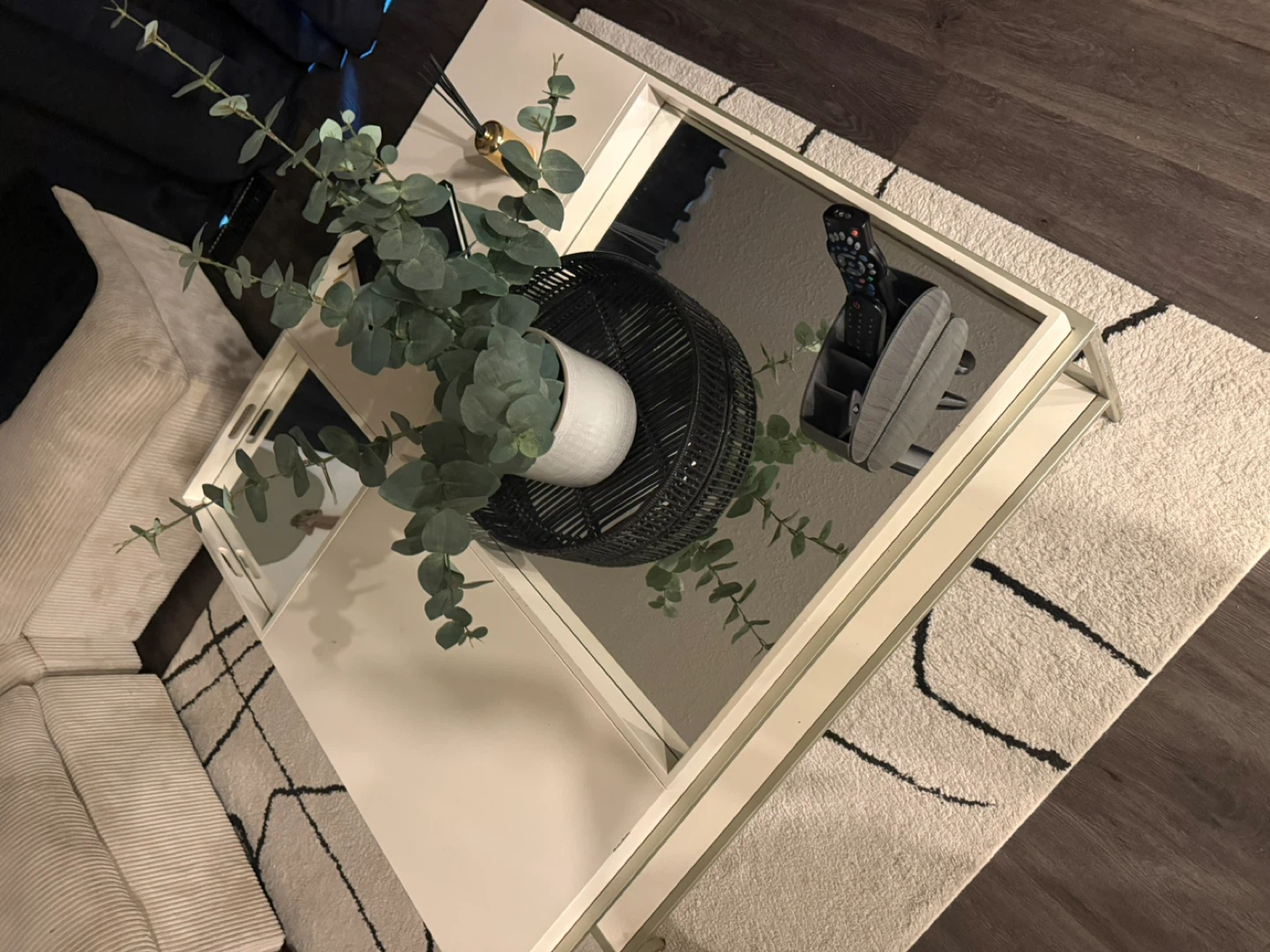 Cream coffee table with storage shelf - photo 4