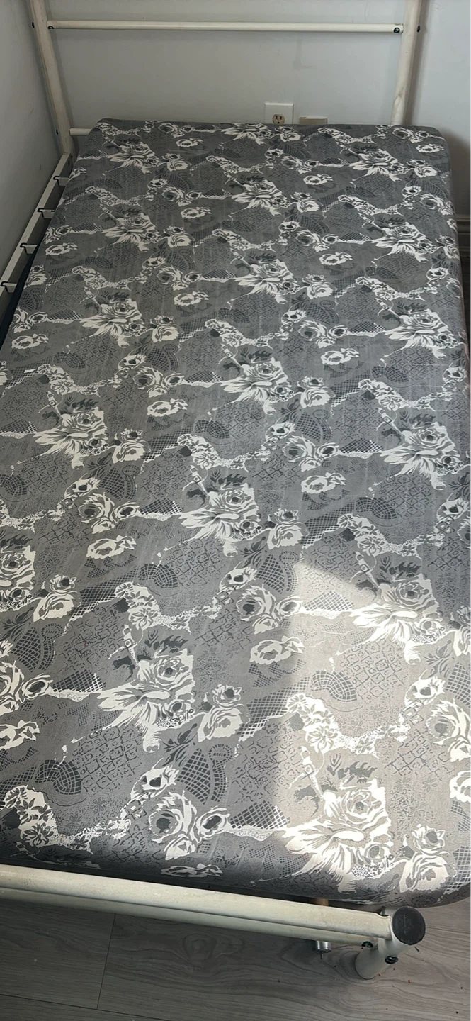 Grey Floral Mattress - photo 2