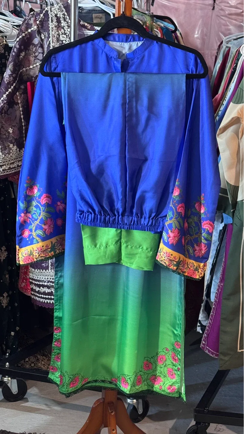 Blue and Green Ombre Kurta Set with Floral Embroidery - photo 4